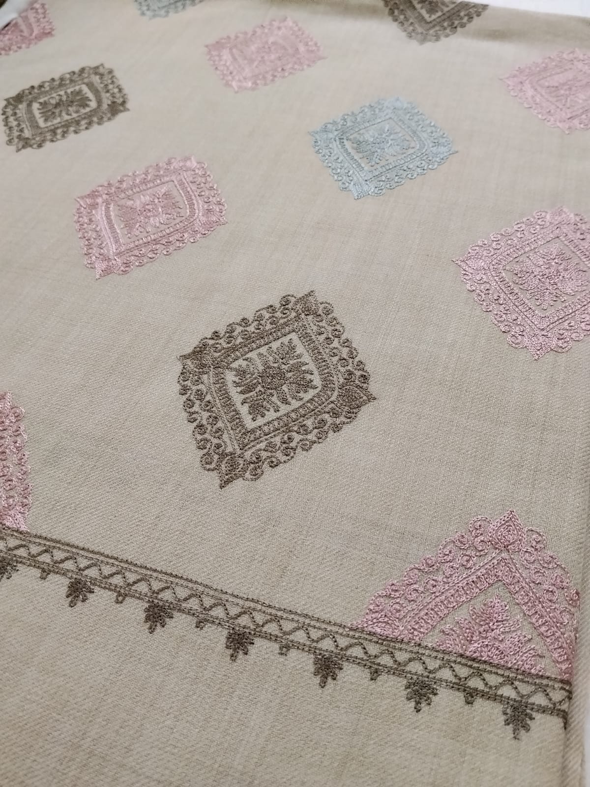 Naqsh-e-Aari Shawl(AR-604)