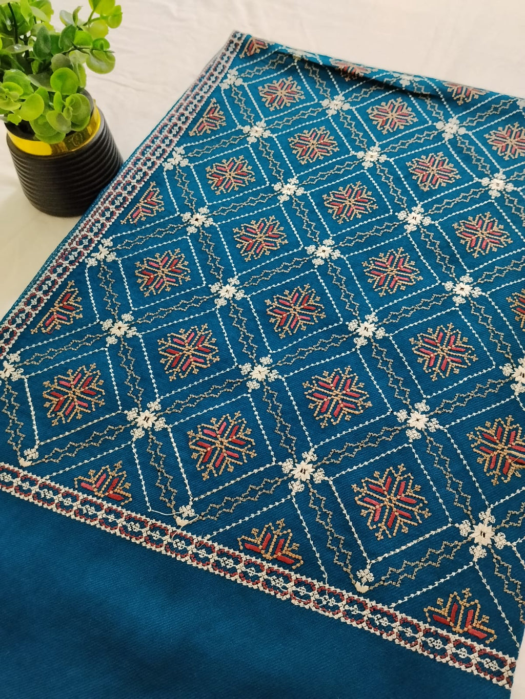 Cross Stitch Art Shawl (B637)