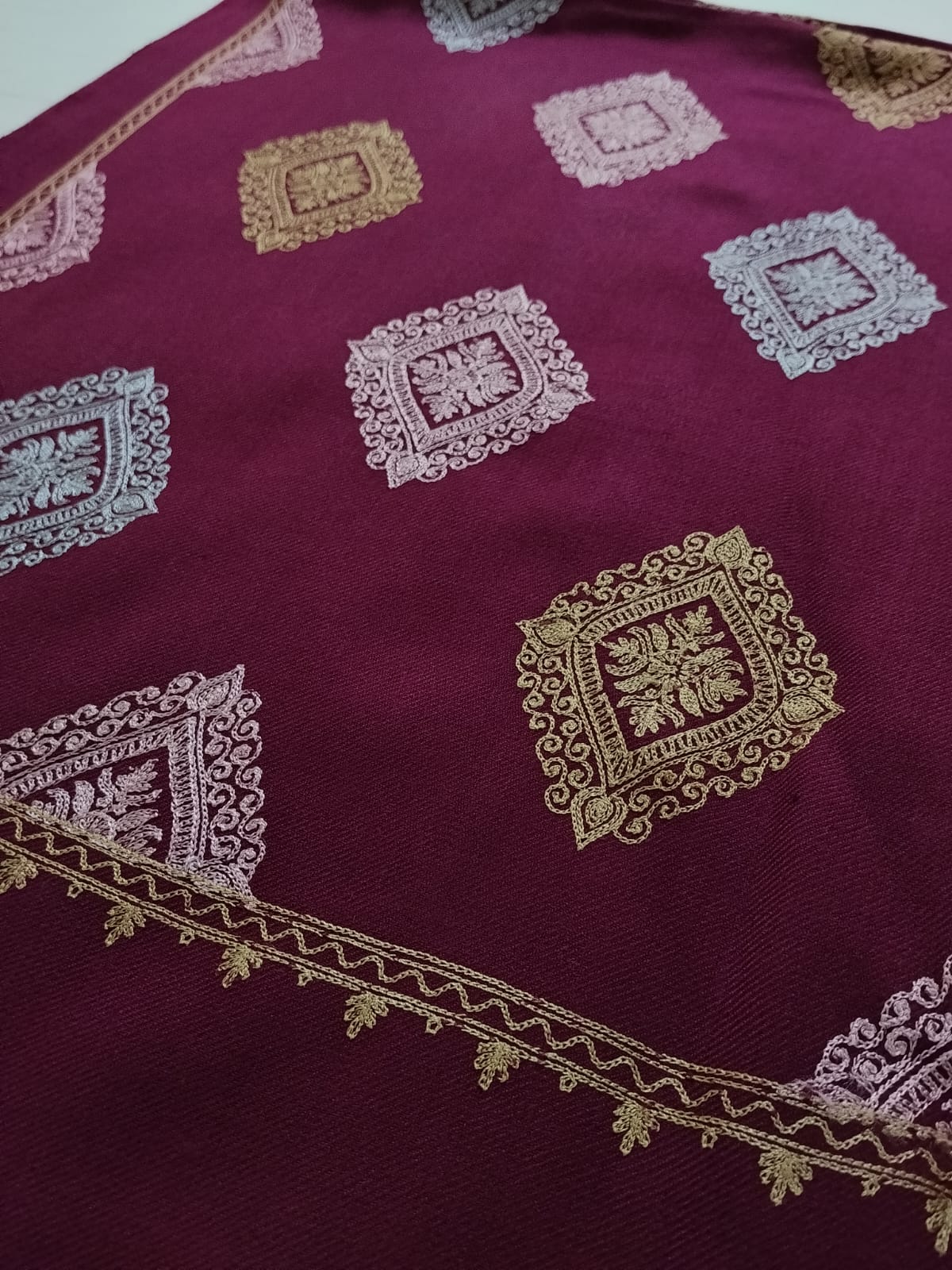 Naqsh-e-Aari Shawl(AR-604)
