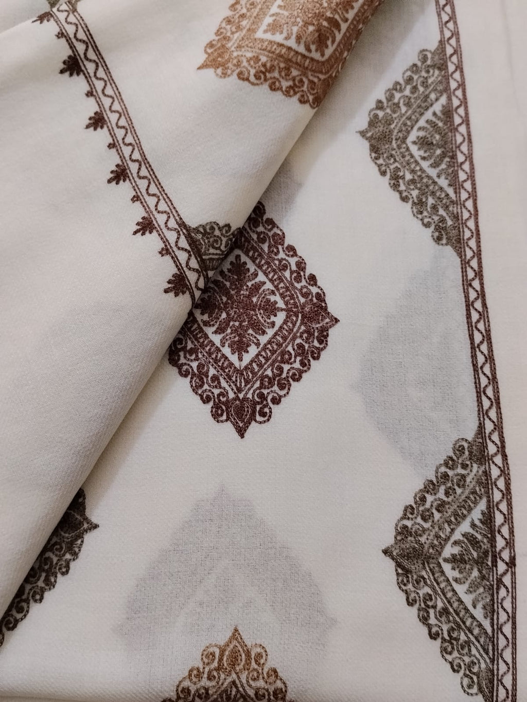 Naqsh-e-Aari Shawl(AR-604)