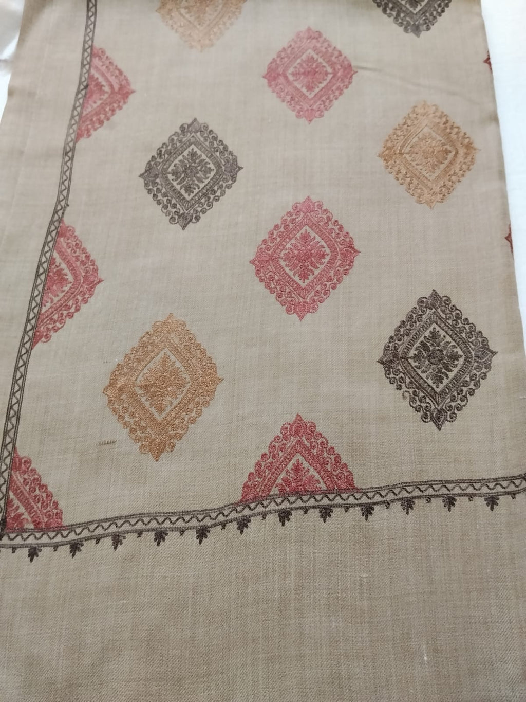 Naqsh-e-Aari Shawl(AR-604)