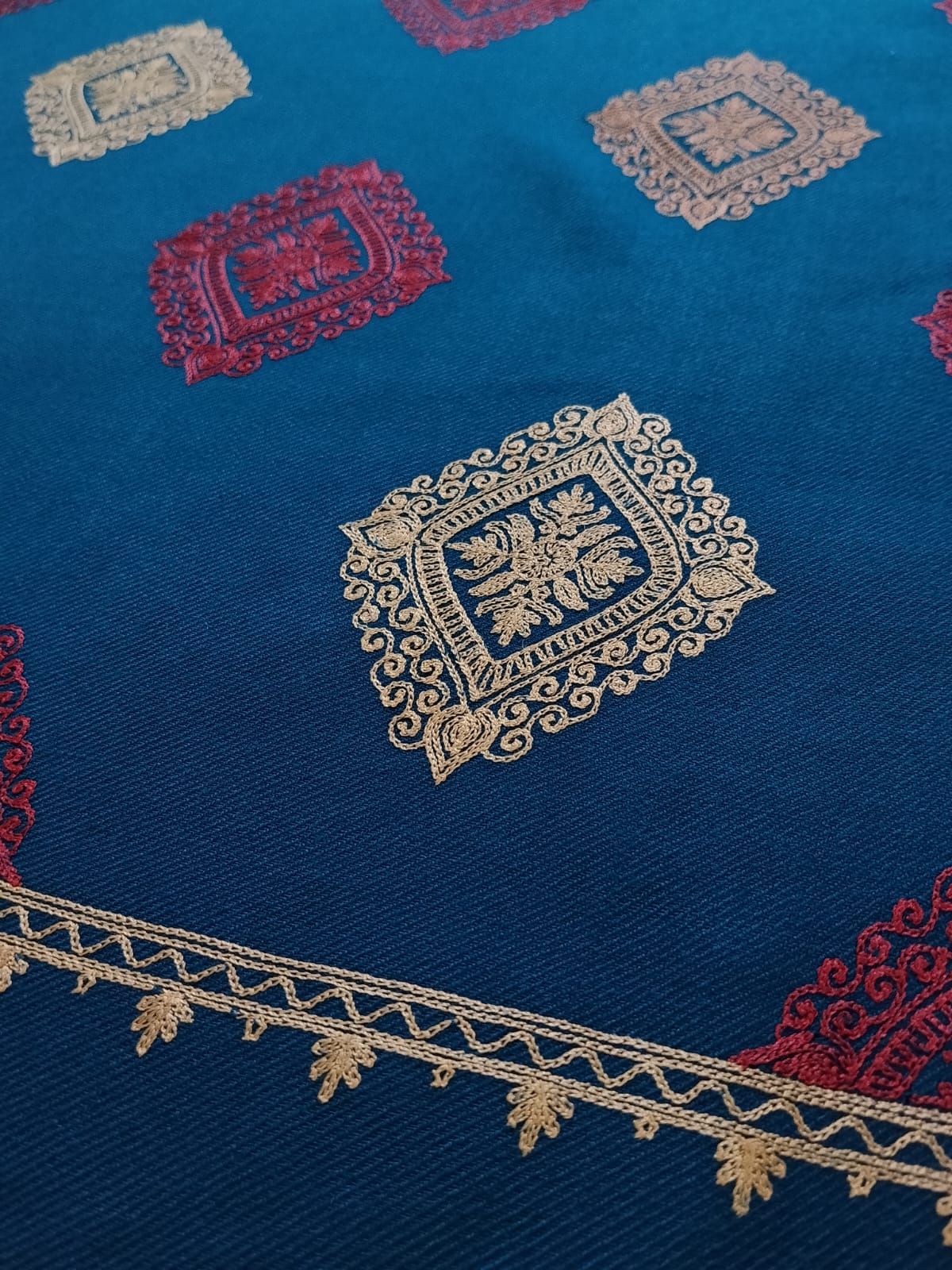 Naqsh-e-Aari Shawl(AR-604)