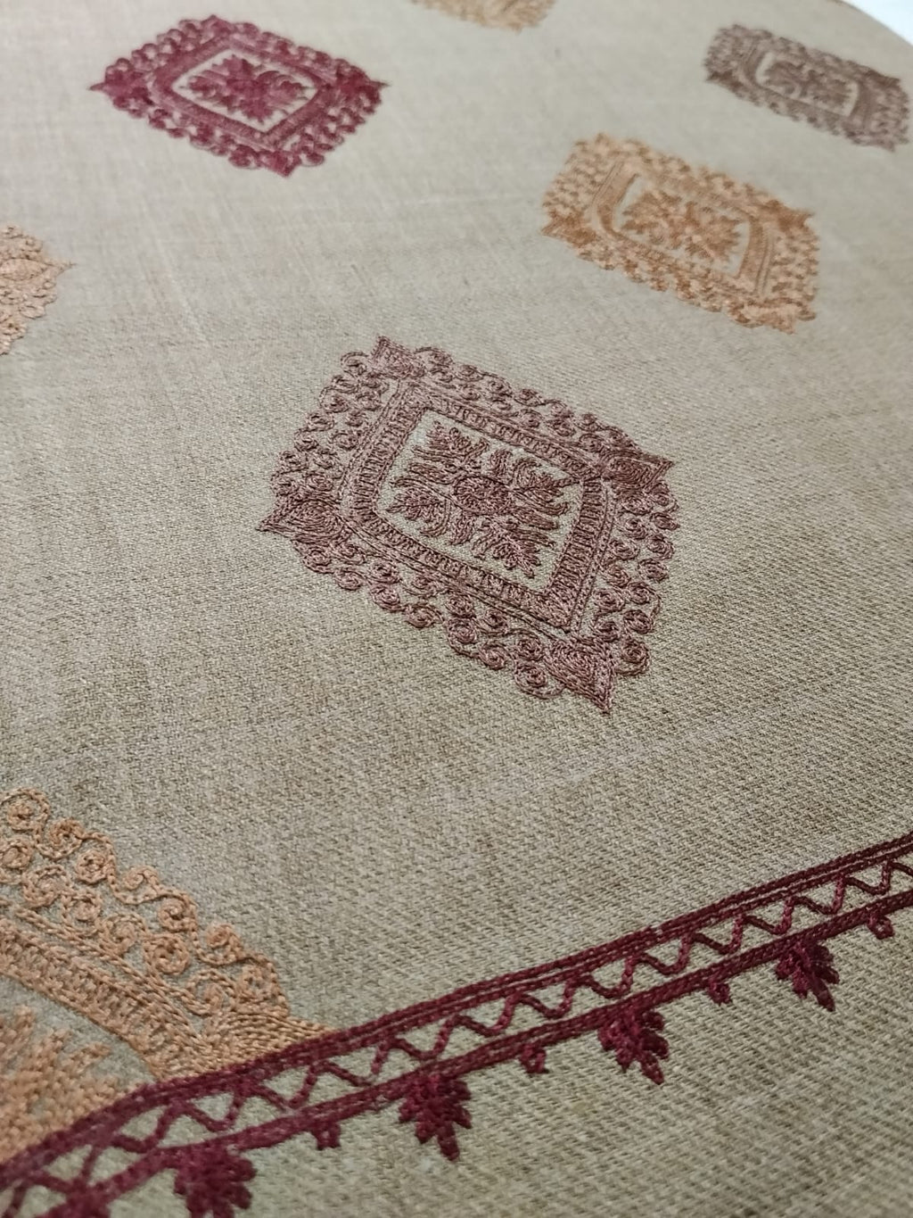 Naqsh-e-Aari Shawl(AR-604)
