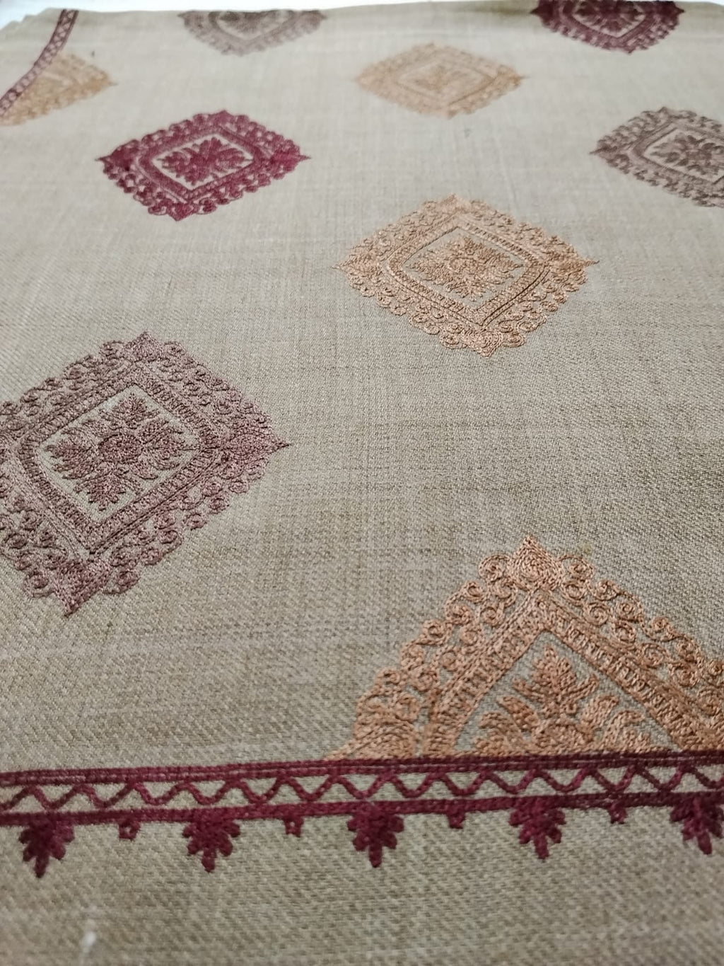 Naqsh-e-Aari Shawl(AR-604)