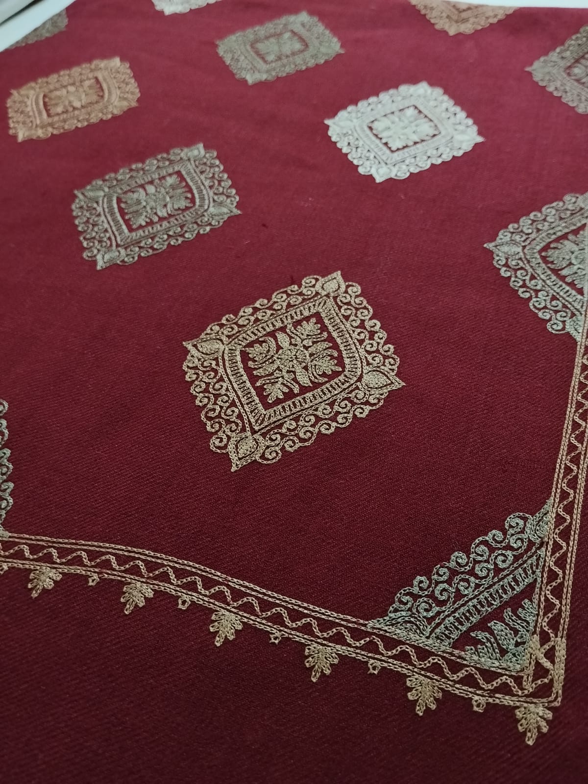 Naqsh-e-Aari Shawl(AR-604)