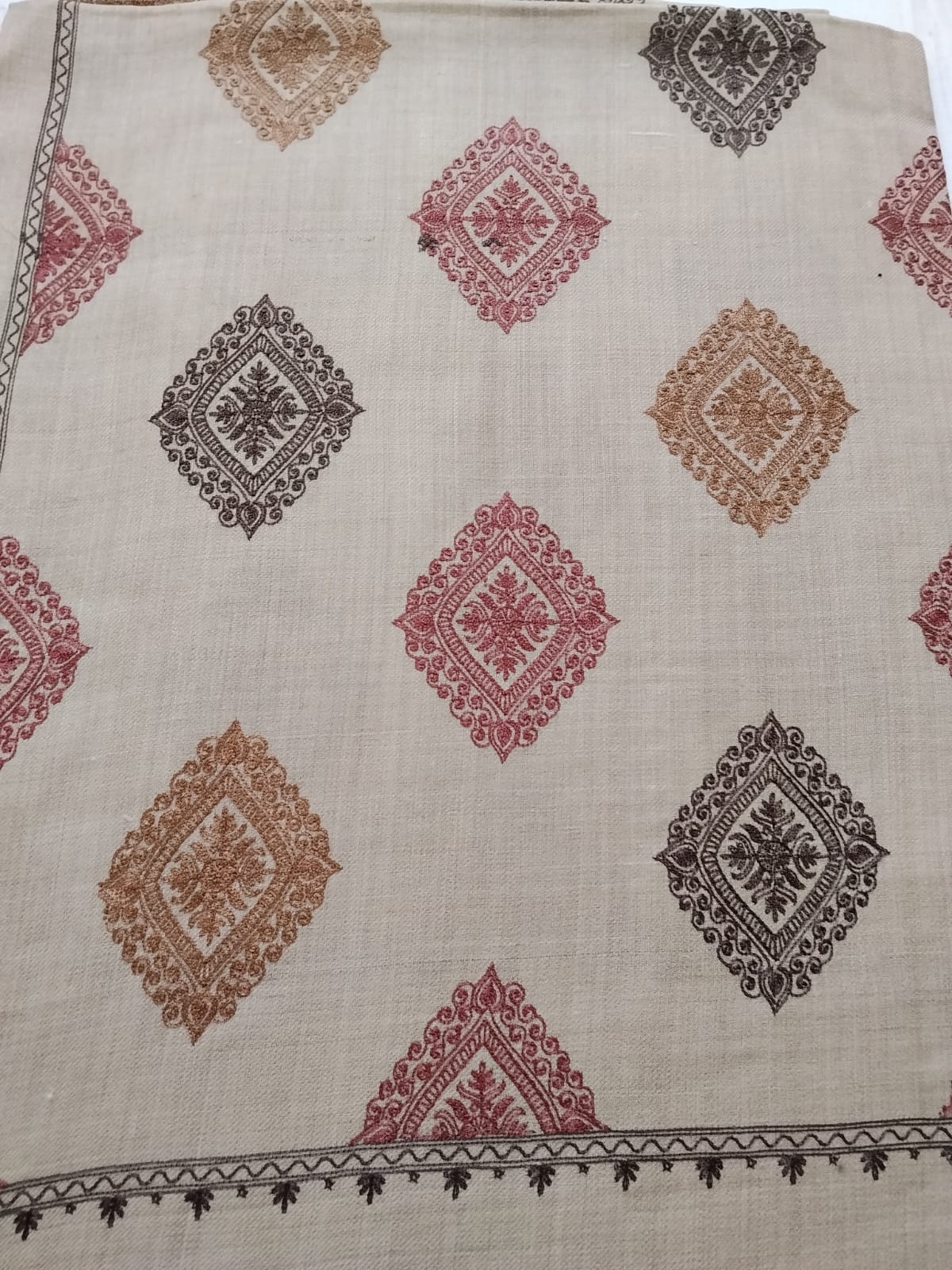 Naqsh-e-Aari Shawl(AR-604)
