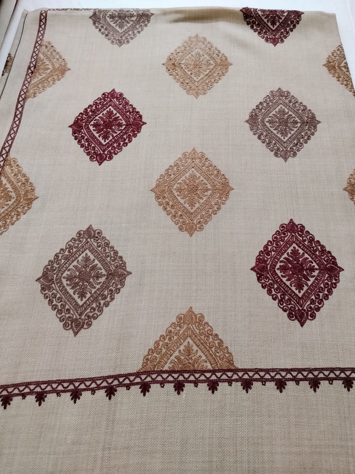 Naqsh-e-Aari Shawl(AR-604)